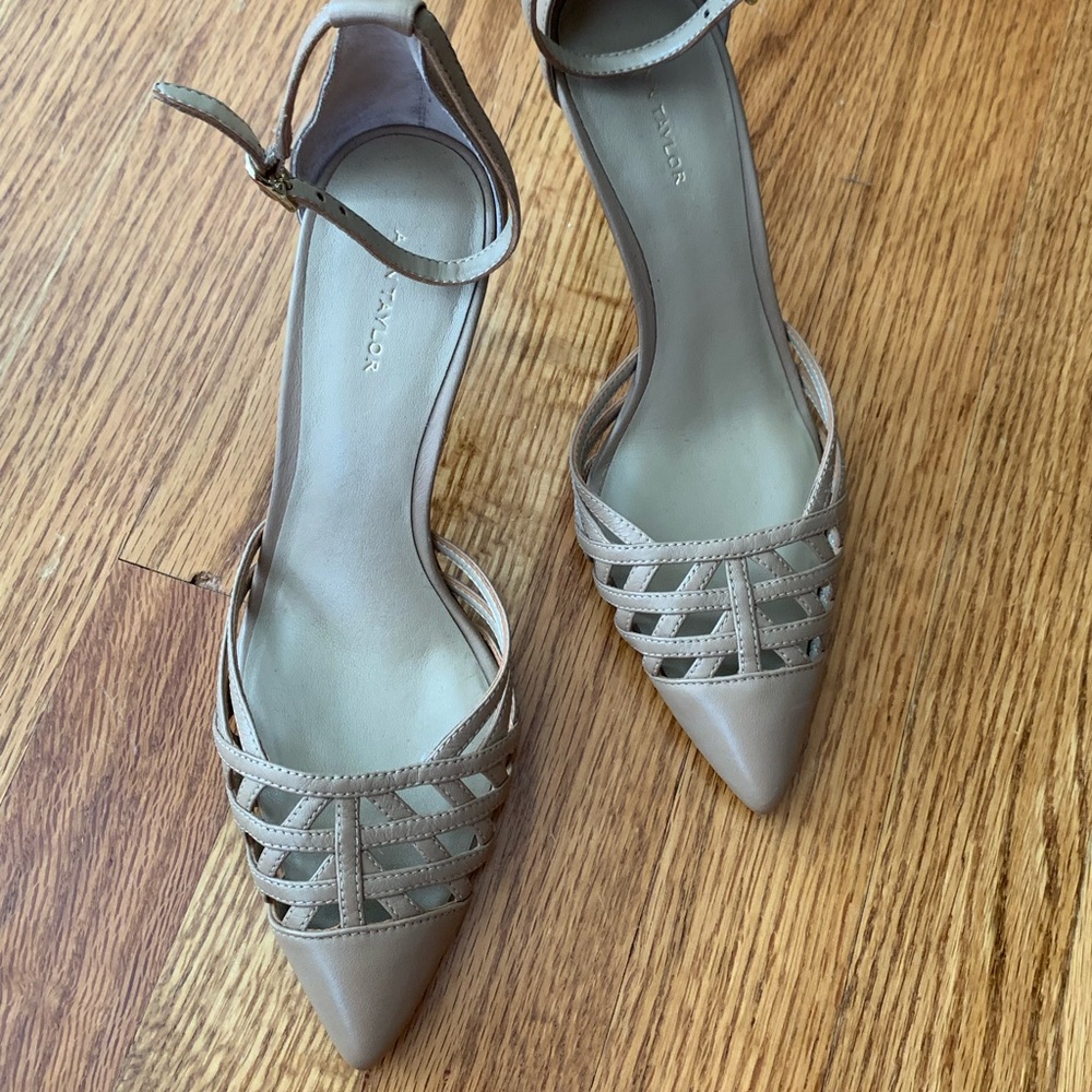 Ann Taylor beige leather pointy toe heels